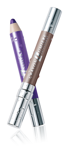 Crayon Lumière — Eye shadow pen totally water resistant.